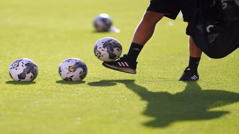 ภาพประกอบ: ผู้เล่นศึกษาอดีตการพบกันเพื่อเข้าใจแนวทางการเล่นในราคาบอลเสมอ